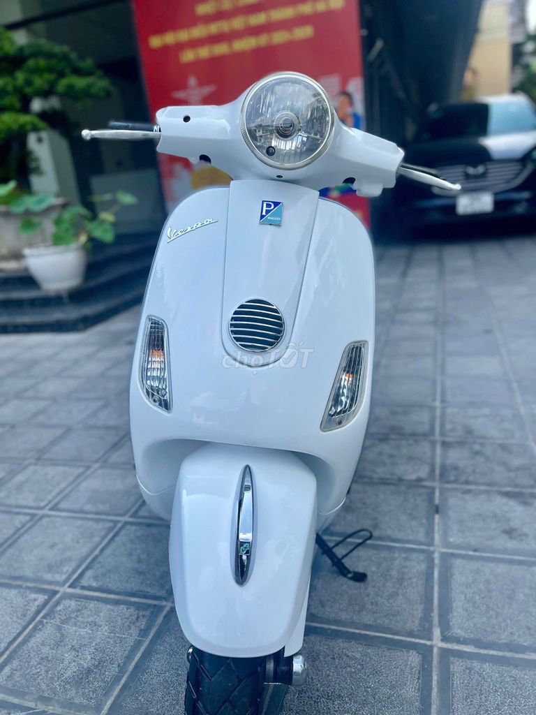 Vespa LX 2011  ie trắng cực đẹp biển HN