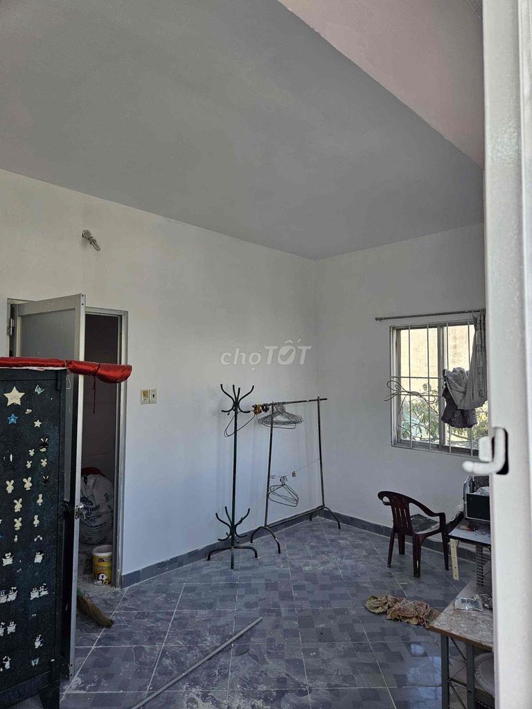 Dịch vụ Sơn nhà. Dịch vụ nhà cửa khác tại Quận 12 Tp Hồ Chí Minh được đăng bởi Phạm Huỳnh Thanh Hiền hình 1
