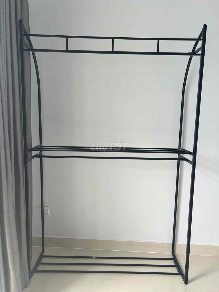 Kệ treo quần áo Kim loại Đen. Mua bán Tủ, kệ gia đình tại Quận 11 Tp Hồ Chí Minh được đăng bởi OFF WHITE hình 1