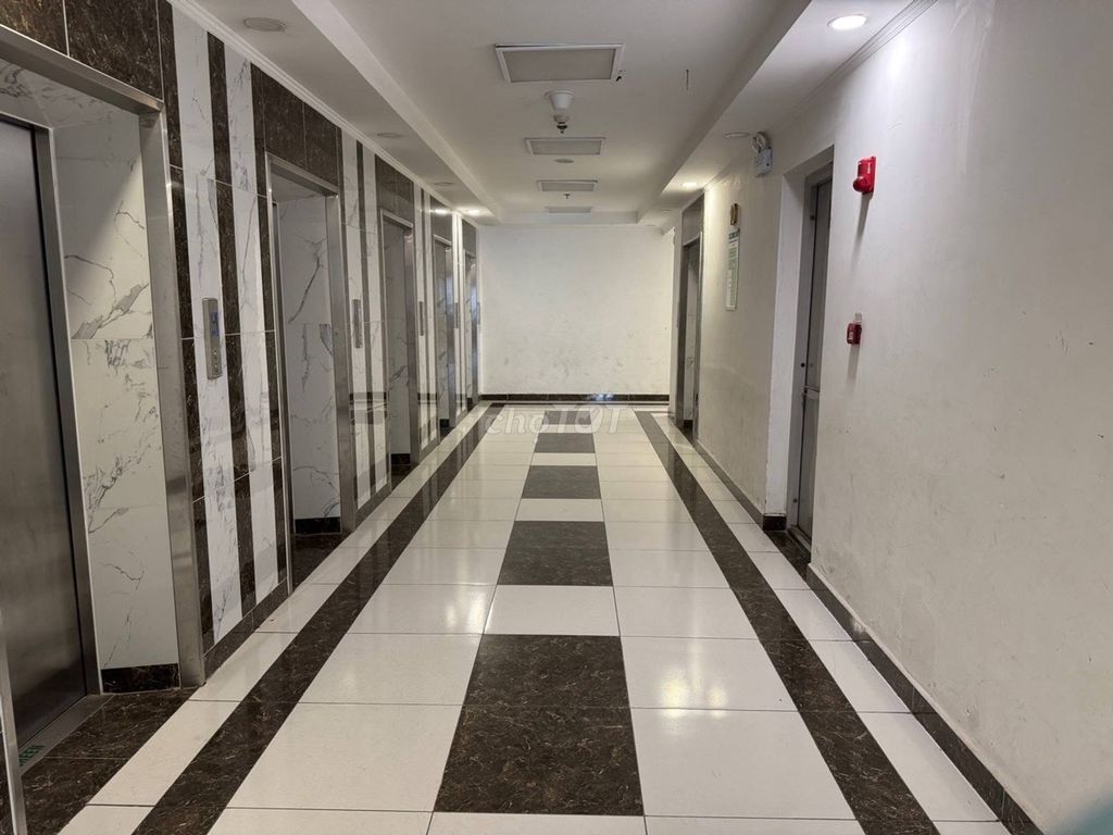 Bán căn hộ 69m2 Nguyễn Xiển, 2PN, có chỗ đậu ô tô
