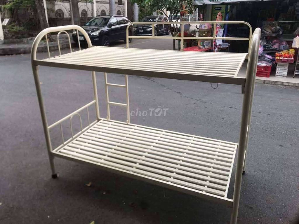 Giường tầng kim loại màu kem. Mua bán Giường, chăn ga gối nệm tại Thành phố Thủ Đức Tp Hồ Chí Minh được đăng bởi Anh Nông Dân hình 1