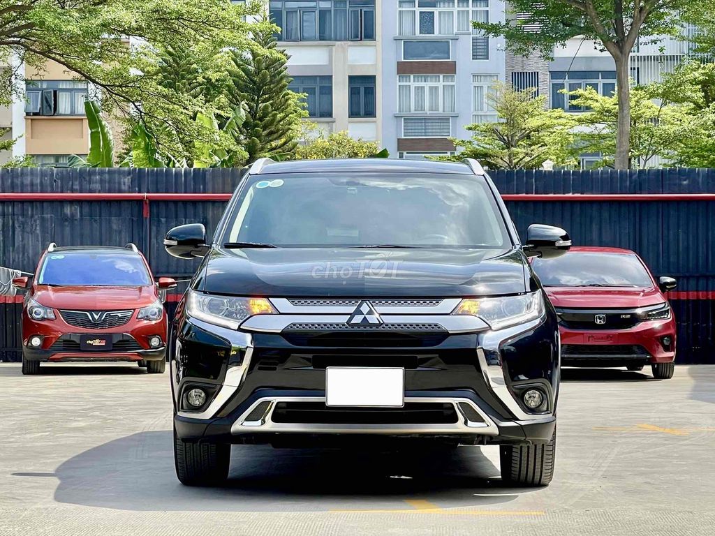 Outlander 2020 2.0 CVT - 22000km chủ đi ít giữ kỹ. Mua bán Ô tô tại Quận 8 Tp Hồ Chí Minh được đăng bởi Trường Nguyễn Chợ Tốt Xe Official Mall hình 2