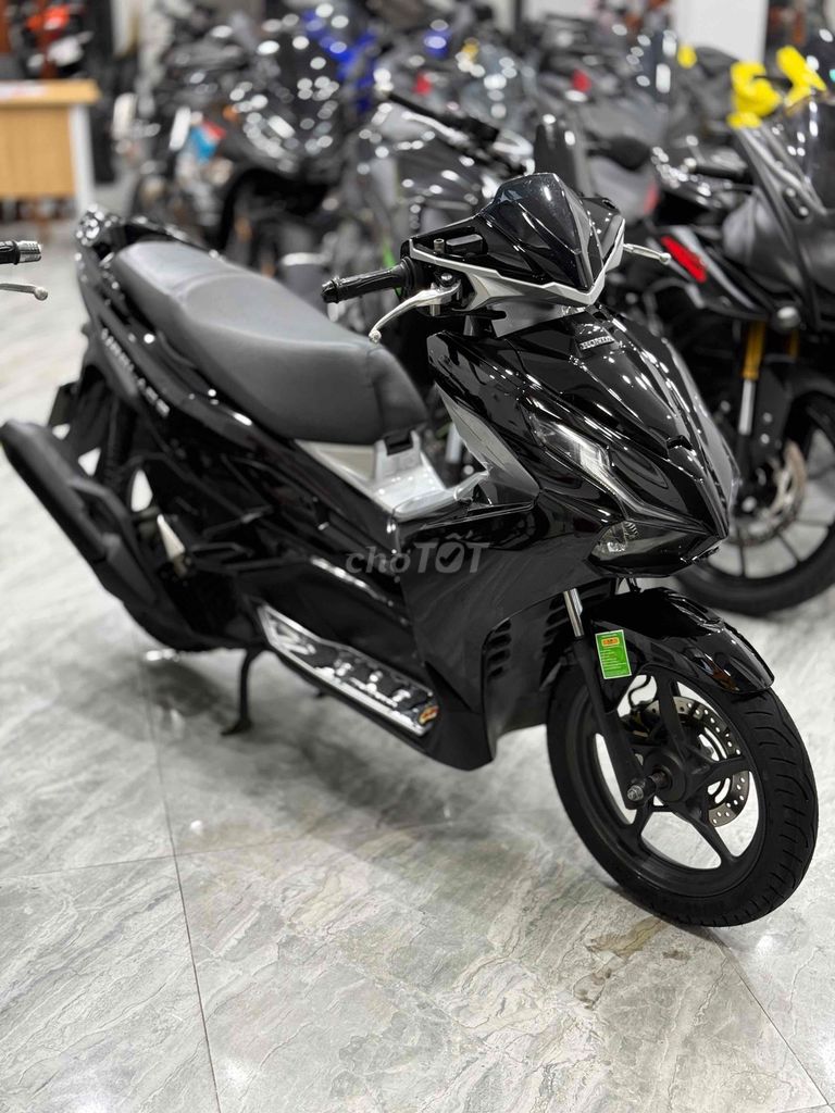 Honda Air Blade, черный, 4 клапана, первоначальный взнос 8 млн
