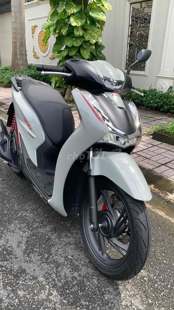 SH 160i ABS phiên bản Sport xám xi măng. Mua bán Xe máy tại Thành phố Biên Hòa Đồng Nai được đăng bởi CH xe máy Trần Na Na hình 2