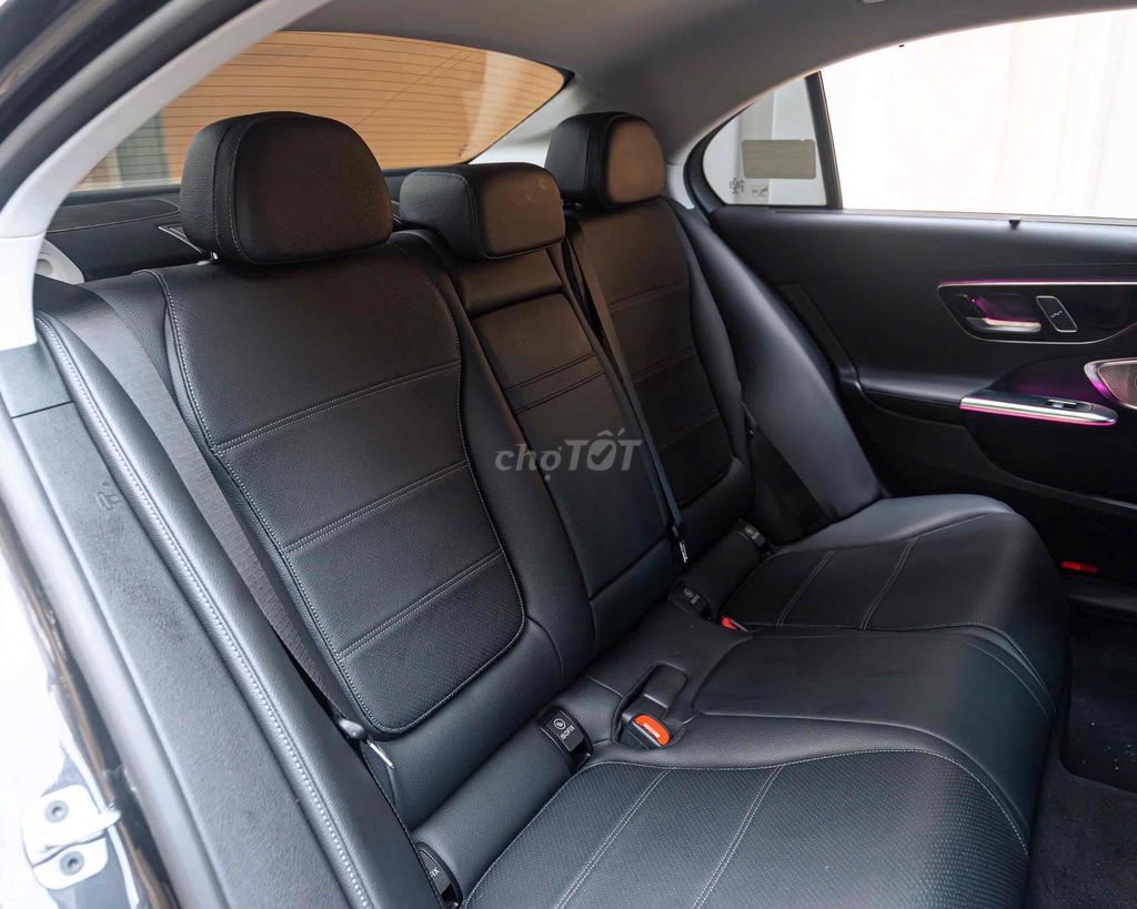 Mercedes C200 AVG Plus ĐKLĐ 2023 - 3900 km - 1 chủ. Mua bán Ô tô tại Quận 7 Tp Hồ Chí Minh được đăng bởi Thật Nguyễn LongAnh Auto hình 13