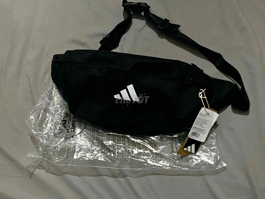 Túi đeo chéo Adidas PET-REC Đen. Mua bán Túi xách tại Quận Thanh Khê Đà Nẵng được đăng bởi Lee hình 1
