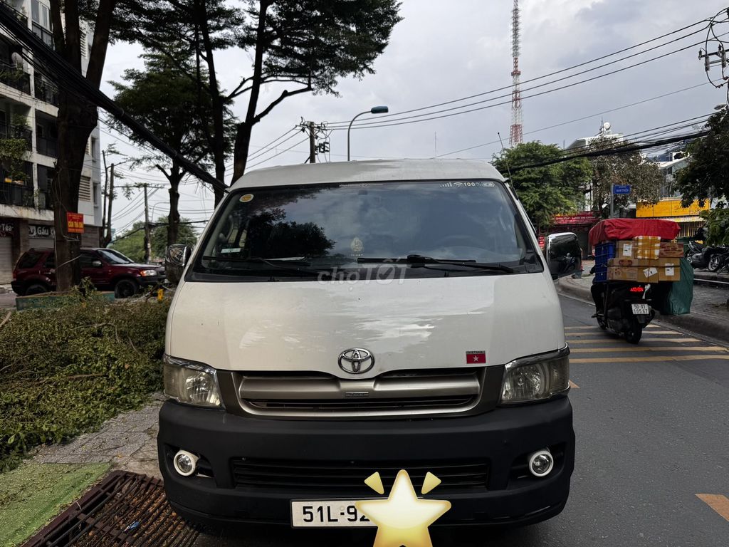 Toyota Hiace Cá Mập 2005 белая дизель