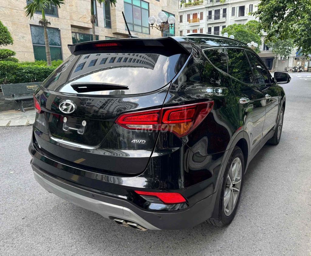 Hyundai Santa Fe 2017 2.4 AT 4 WD - 80000 km. Mua bán Ô tô tại Quận Long Biên Hà Nội được đăng bởi Bùi Đình Thông hình 5