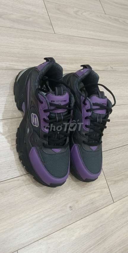 Giày Size 41 SKECHERS PUNCH
chính hãng new Fullbox