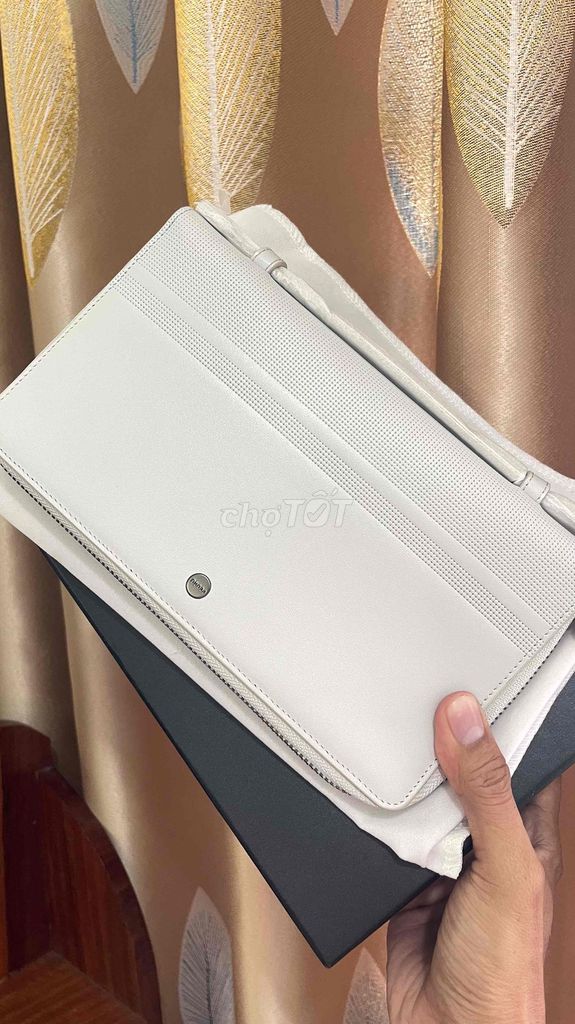 ví nữ cầm tay clutch trắng chính hãng Pedro. Mua bán Túi xách tại Thành phố Thủ Đức Tp Hồ Chí Minh được đăng bởi Hoang Tung hình 1
