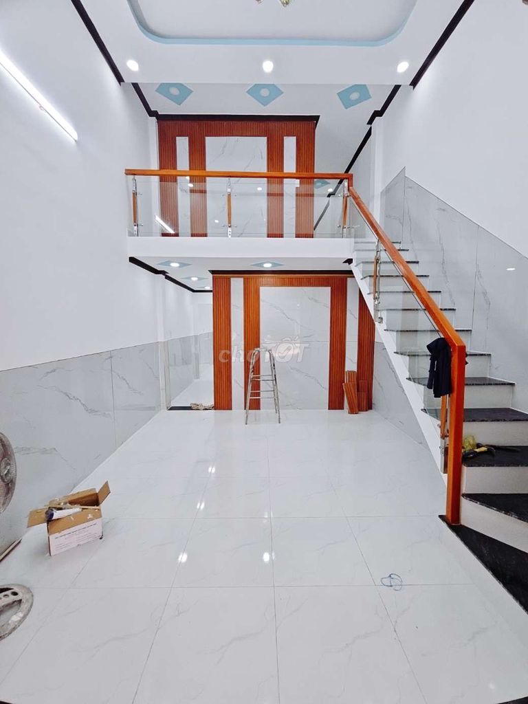Căn Nhà Sân Xe hơi đường 8 mét tân vĩnh hiệp 1 tỷ 350 triệu