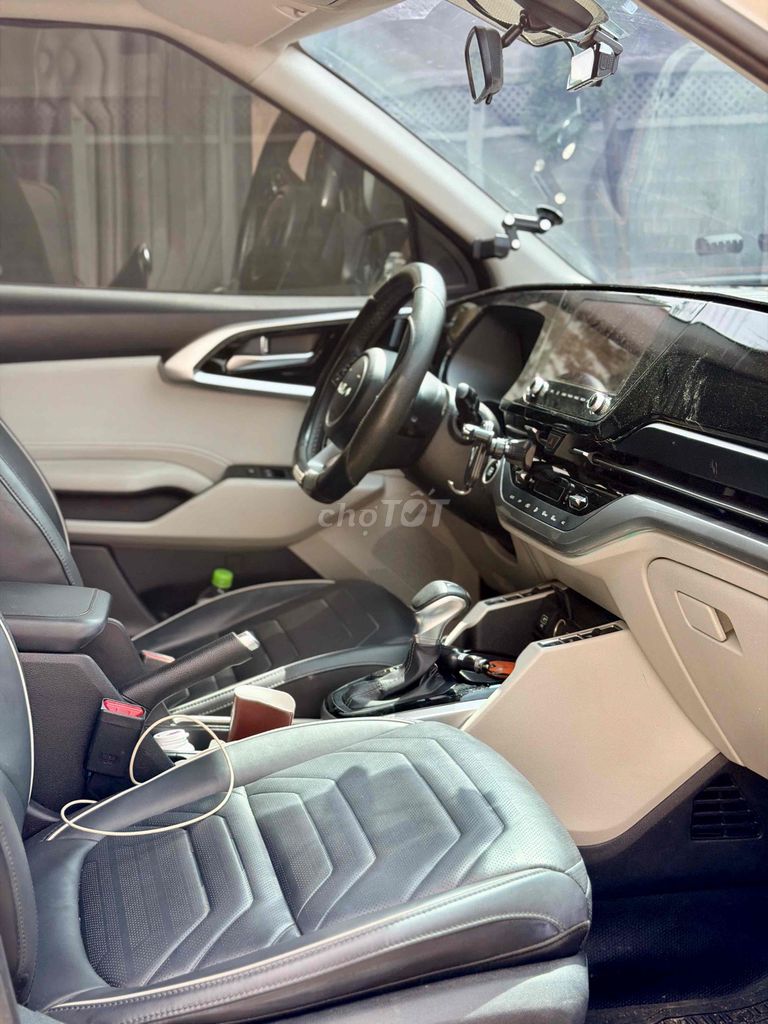 KIA CARENS SIGNATURE 2024 Trắng 36.000 km giá tốt