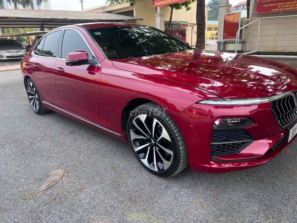 VinFast Lux A2.0 Pre 2021 Красный 81.816 км