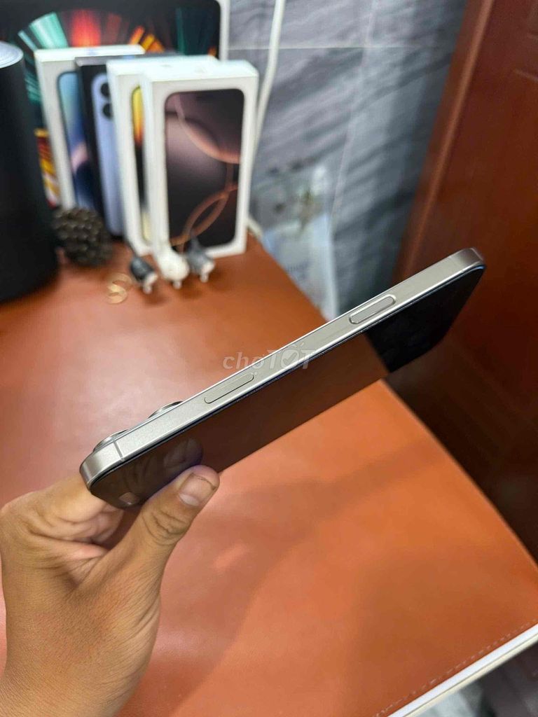 iPhone 16 Pro Max 256GB Natural VN. Mua bán Điện thoại tại Huyện Bình Chánh Tp Hồ Chí Minh được đăng bởi Lê Nhân  hình 1