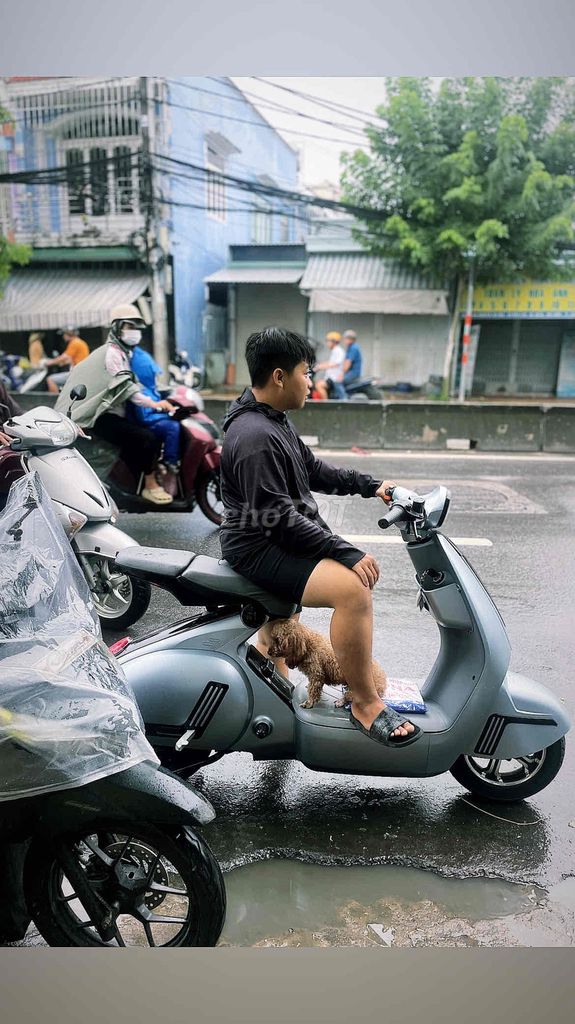 Электроскутер Vespa 946