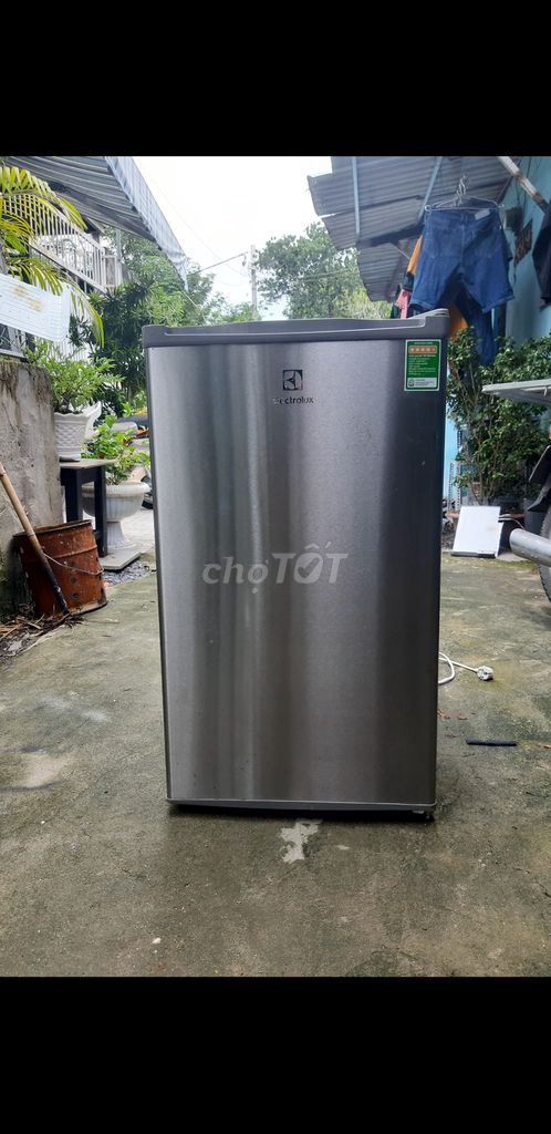 Tủ Electrolux 92L mới đẹp chạy êm