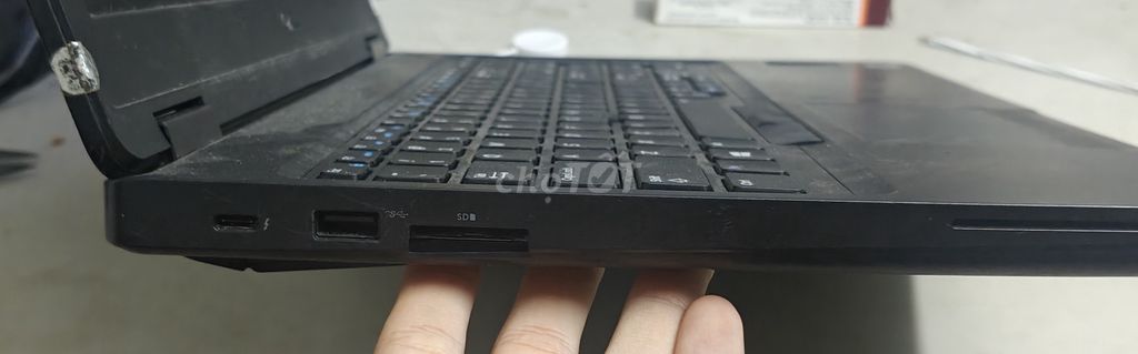 Dell Latitude 5590 i5 16GB/256GB Lỗi màn hình. Mua bán Laptop tại Quận Đống Đa Hà Nội được đăng bởi Giang Ngô hình 1
