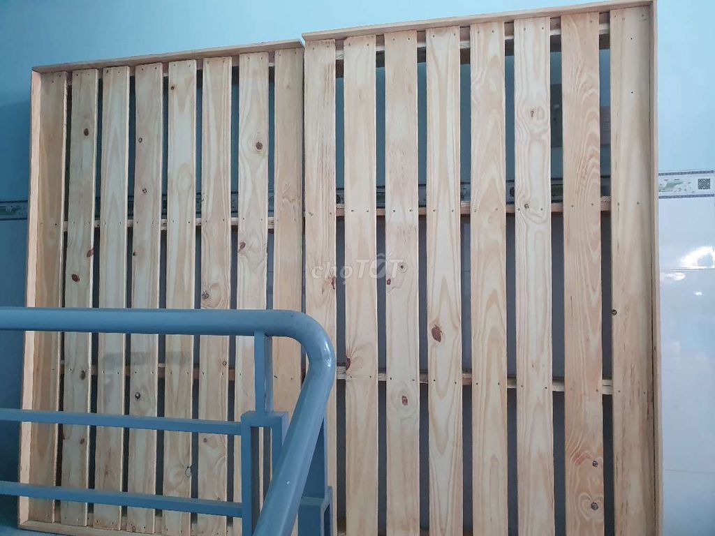 Giường pallet 1m6 x 2m gỗ thông