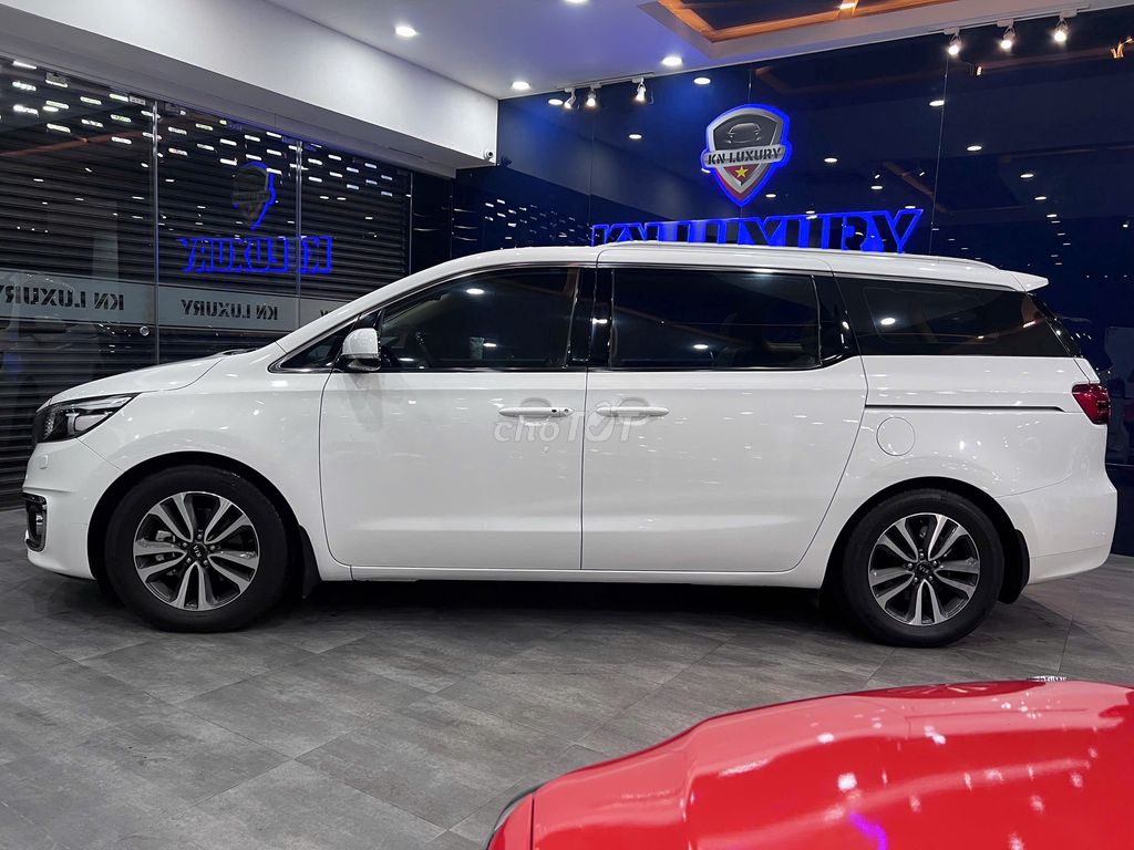 Kia Sedona 2016 3.3 GAT - 80000 km