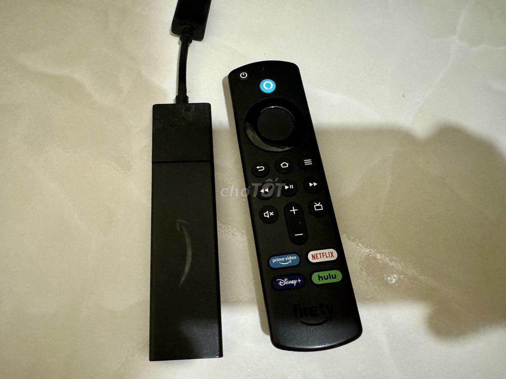 Fire TV dùng xem youtube, netflix cho TV thường.