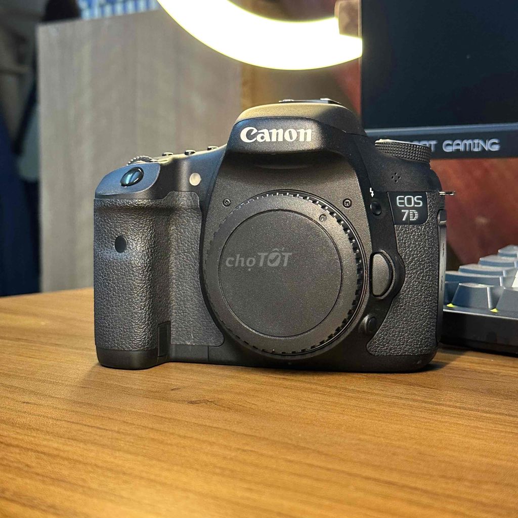 Máy ảnh kèm Ống kính rời canon 7D-KIT. Mua bán Máy ảnh, Máy quay tại Quận Gò Vấp Tp Hồ Chí Minh được đăng bởi Máy ảnh tốt hình 1