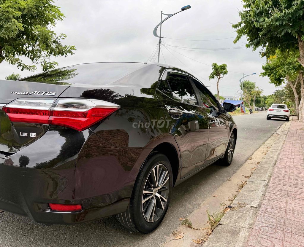 Автоматический номер Тойота Королла Альтис 1.8G 2019