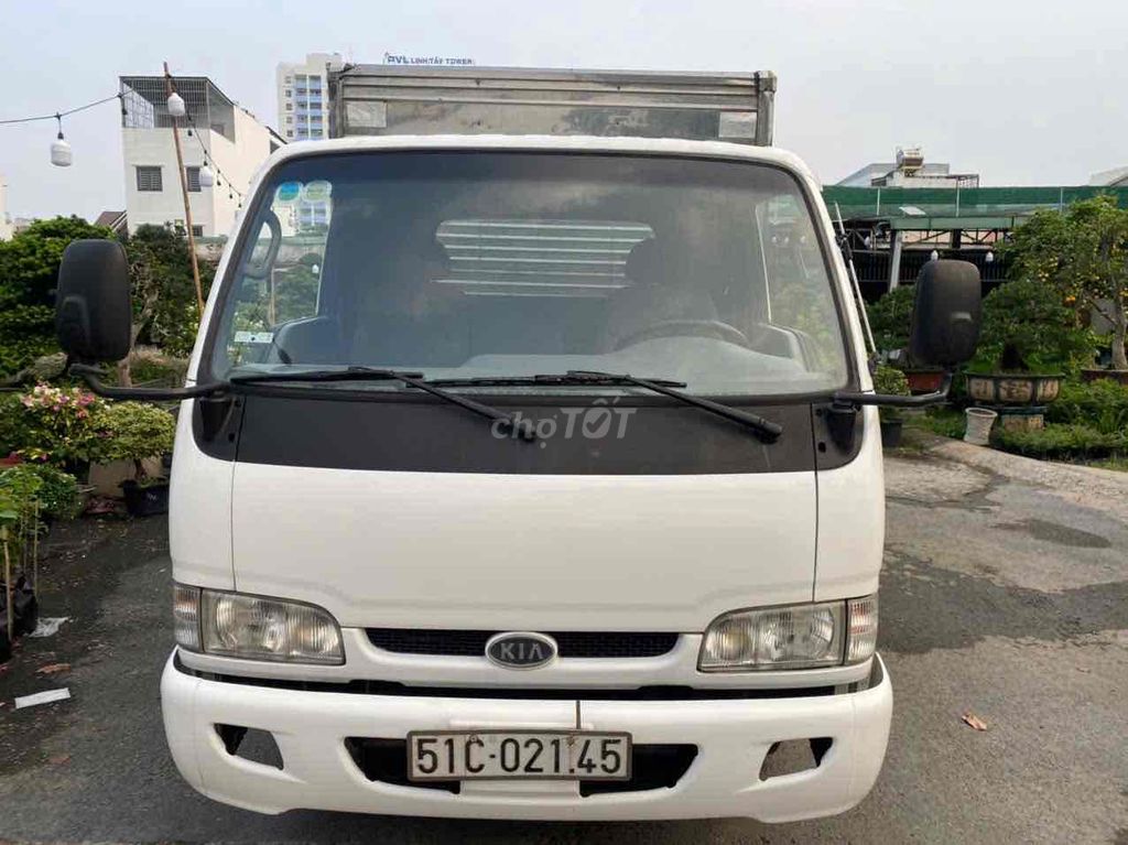 kia  3000S thung Kín 1tan1  san xuat 2011