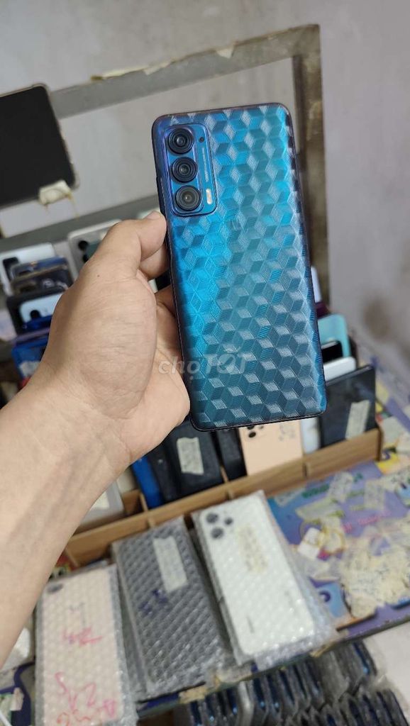 Motorola Edge 5G, ram 8gb, 256gb, 144Hz. Mua bán Điện thoại tại Quận Gò Vấp Tp Hồ Chí Minh được đăng bởi A LONG   nhận thanh toán THẺ TÍN DỤNG hình 1