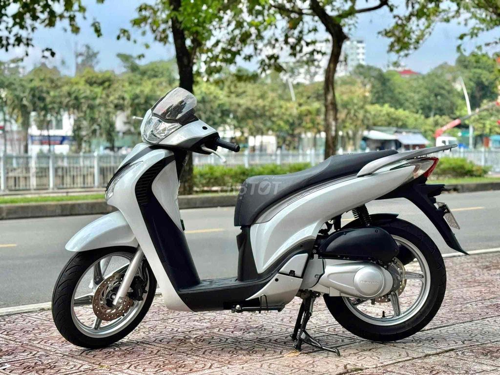 Honda SH125i Việt Kiều 2011 BSTP mới 98%