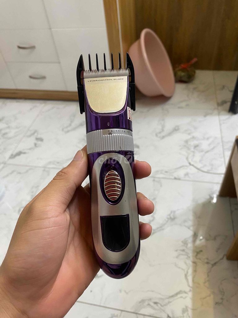 Tông đơ Leuer Control Blade Tím Đã sử dụng. Mua bán Nội thất, đồ gia dụng khác tại Huyện Quốc Oai Hà Nội được đăng bởi Hữu Tuấn hình 1