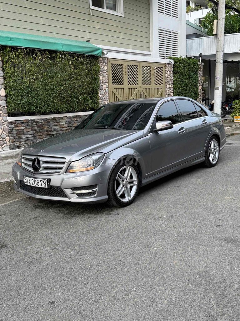 Mercedes C300 AMG 2011 Xám bạc 10 vạn