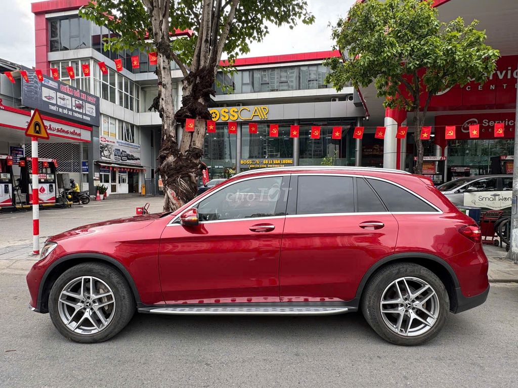 Mercedes Benz GLC Class 2017 300 - 55000 km. Mua bán Ô tô tại Quận Thanh Xuân Hà Nội được đăng bởi Nguyễn Tuấn Hoàng hình 17