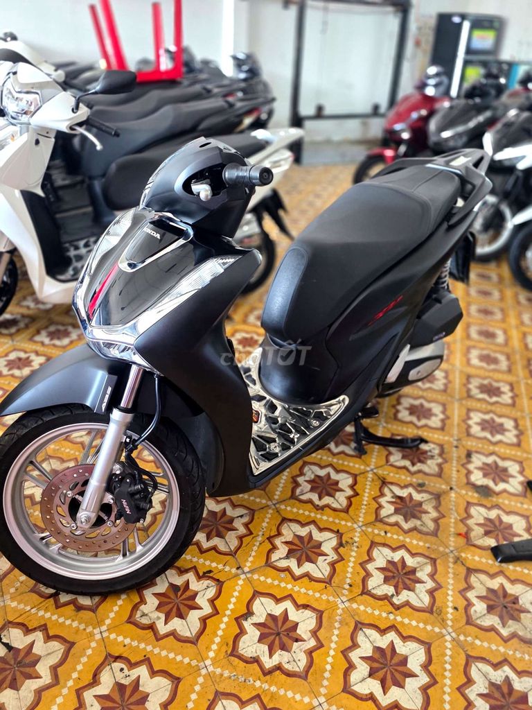 Honda sh 2024 mới chạy 1000km như xe mới cực đẹp. Mua bán Xe máy tại Quận Hải Châu Đà Nẵng được đăng bởi Toàn hình 6