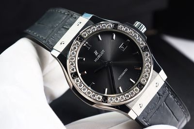 ĐH Nam Hublot Classic Fusion Bezel Diamond Size 42. Mua bán Đồng hồ tại Thành phố Thủ Đức Tp Hồ Chí Minh được đăng bởi Nguyễn Tấn Chương