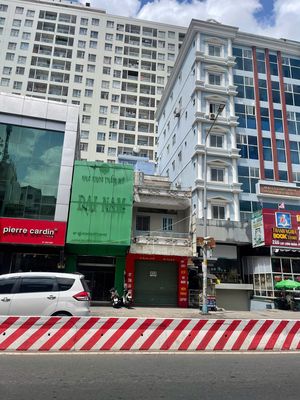 Bán nhà MT Lạc Long Quân Q11, đoạn đẹp nhất,  4x12.5m, 3 tầng,16.5 tỷ. Mua bán nhà ở tại Quận 11 Tp Hồ Chí Minh được đăng bởi Quang Huy