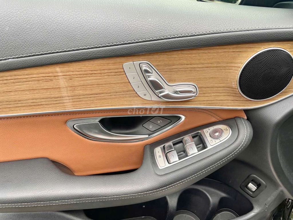 MERCEDES GLC250. Mua bán Ô tô tại Thành phố Thủ Đức Tp Hồ Chí Minh được đăng bởi Ms Hiệp  hình 7