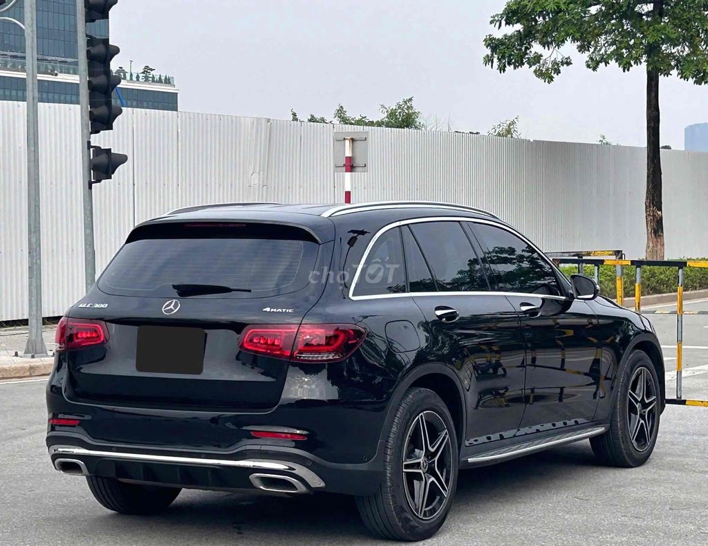 Mercedes GLC300 4Matic sx 2022 màu đen lướt đẹp. Mua bán Ô tô tại Quận Cầu Giấy Hà Nội được đăng bởi Cao Quý hình 16