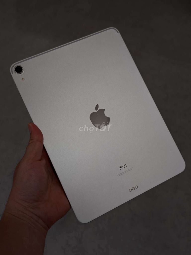 Apple iPad Pro 11 inch 2018 Bạc Đã sử dụng. Mua bán Máy tính bảng tại Quận Ninh Kiều Cần Thơ được đăng bởi Nguyễn Toàn hình 1