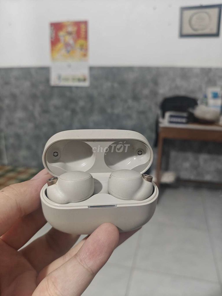 Tai nghe không dây WF-1000XM4 trắng. Mua bán Tivi, Âm thanh tại Huyện Cam Lâm Khánh Hòa được đăng bởi Phạm Chân An hình 1