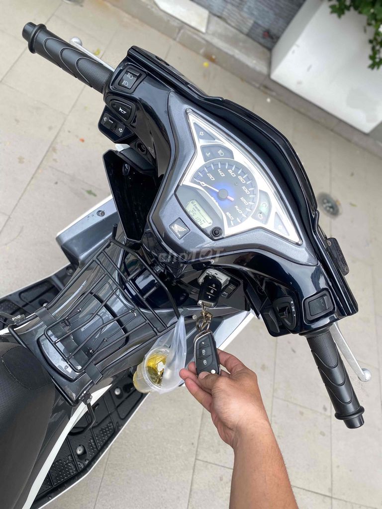 💯Ab 125_2015 Trắng Xám,Bstp,1 Đời Chủ,Xe đẹp. Mua bán Xe máy tại Quận Tân Bình Tp Hồ Chí Minh được đăng bởi Chú Ba  hình 2