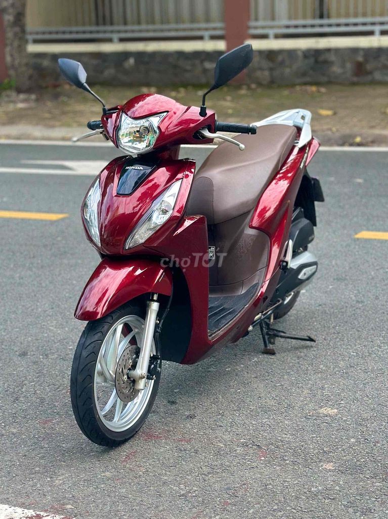 HONDA VISION 110 zin nguyên con – Odo 9.000 km. Mua bán Xe máy tại Thị xã Tân Uyên Bình Dương được đăng bởi Hồ Hoàng Cảnh   hình 1