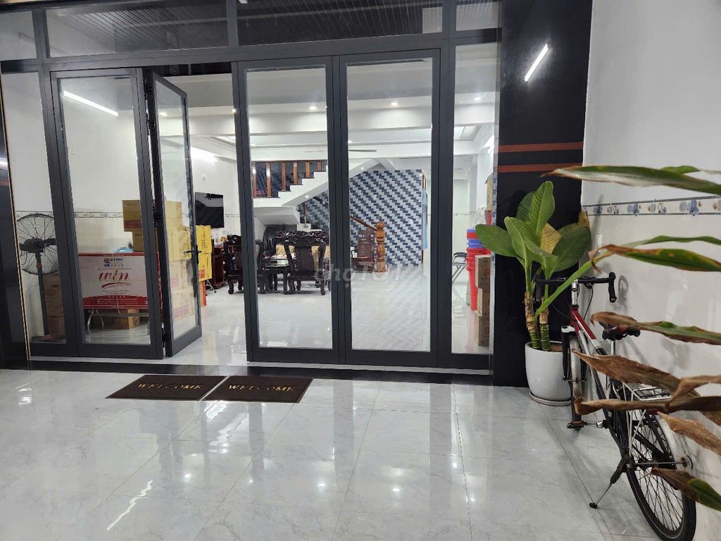 Bán nhà mặt tiền nở hậu Bán nhà mặt tiền nở hậu