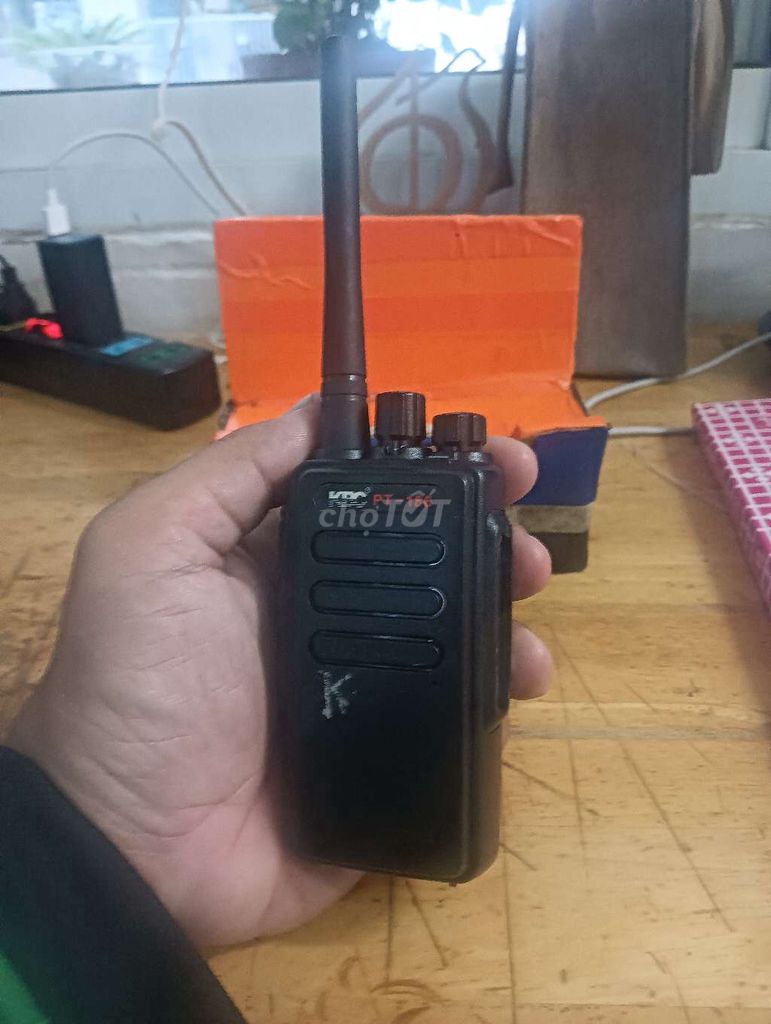 Bộ đàm KBC PT-186 màu Đen