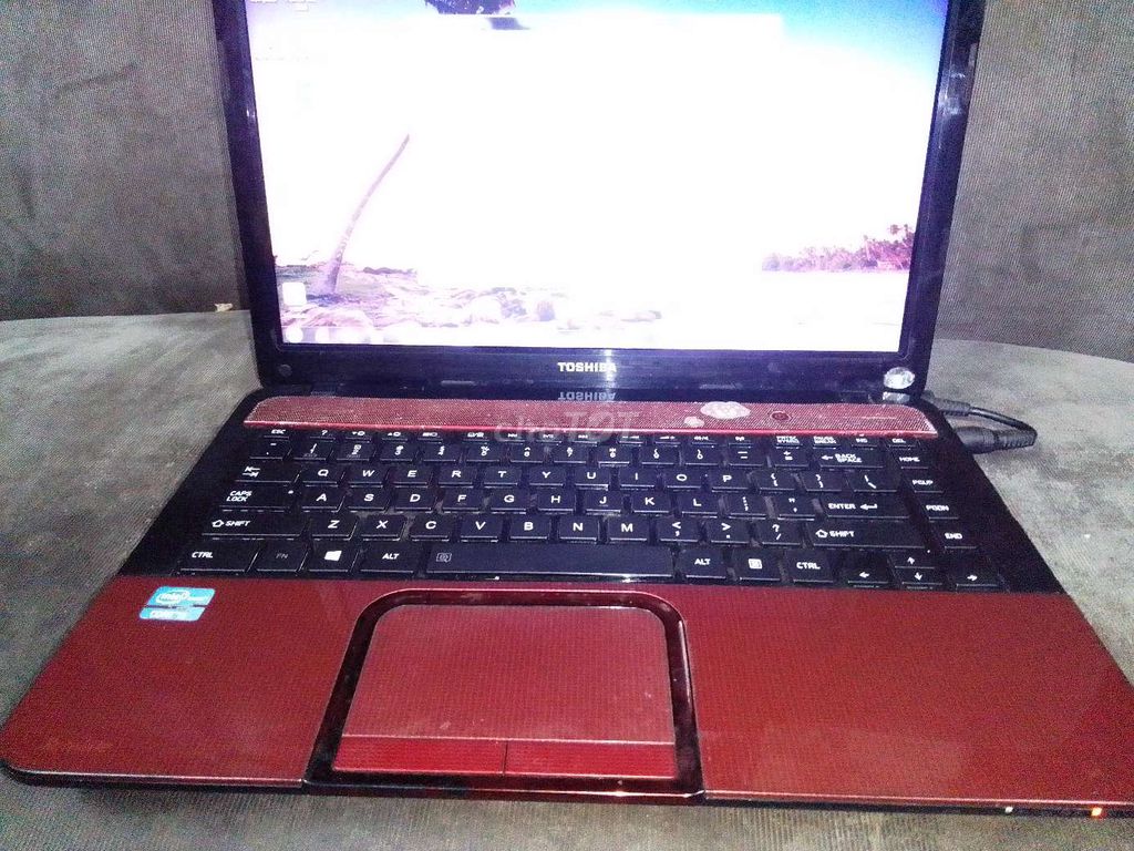 Laptop i5 toshiba đang sử dụng tốt