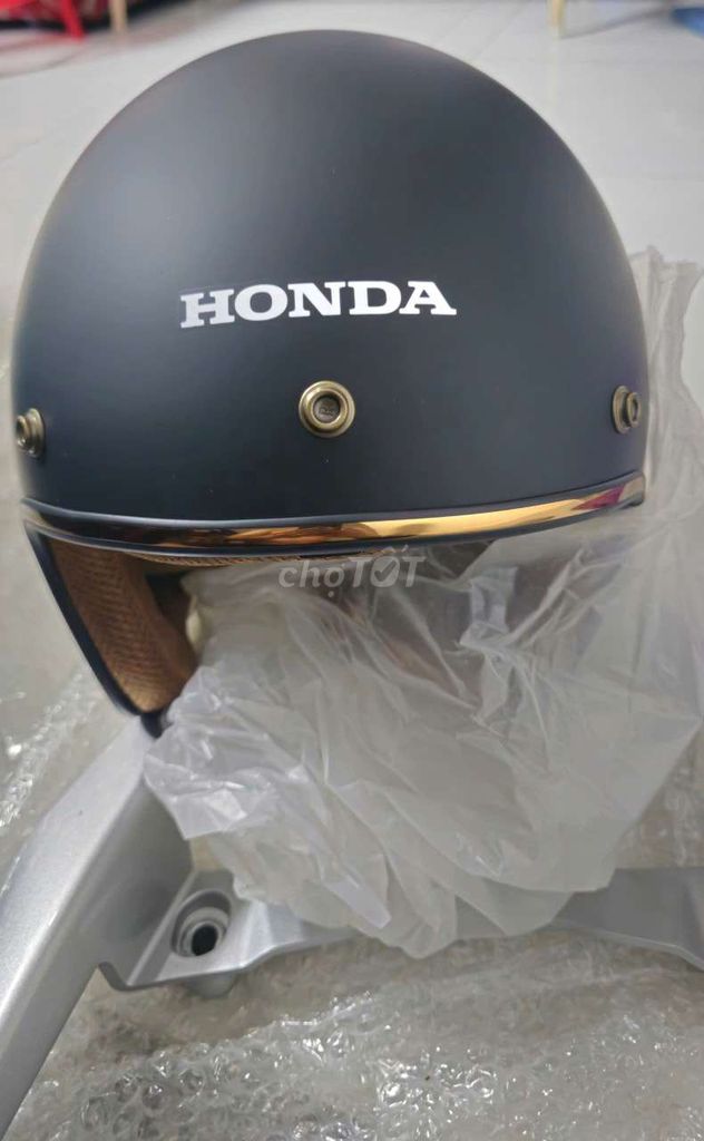 Nón bảo hiểm honda. Mua bán Phụ tùng xe tại Quận Tân Phú Tp Hồ Chí Minh được đăng bởi cường hình 2