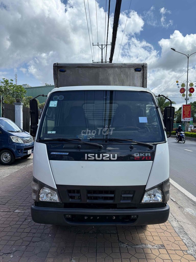 ISUZU QKR 270 2019 THÙNG KÍN 4m3 TẢI 2250Kg. Mua bán Xe tải, xe ben tại Thành phố Long Xuyên An Giang được đăng bởi Ô TÔ TRƯỜNG THANH hình 1
