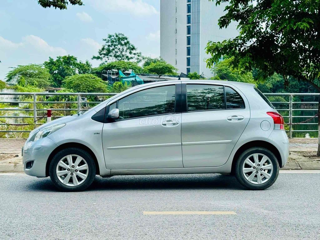 Toyota Yaris 2011 - 97000 km. Mua bán Ô tô tại Quận Bắc Từ Liêm Hà Nội được đăng bởi Nguyễn Bách Việt hình 3