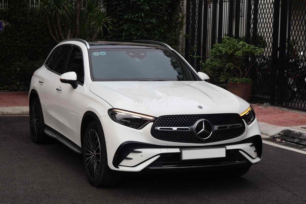 Mercedes Benz GLC 300 4matic ALL New 1 chủ 2024. Mua bán Ô tô tại Quận 8 Tp Hồ Chí Minh được đăng bởi Khoa nguyễn hình 2