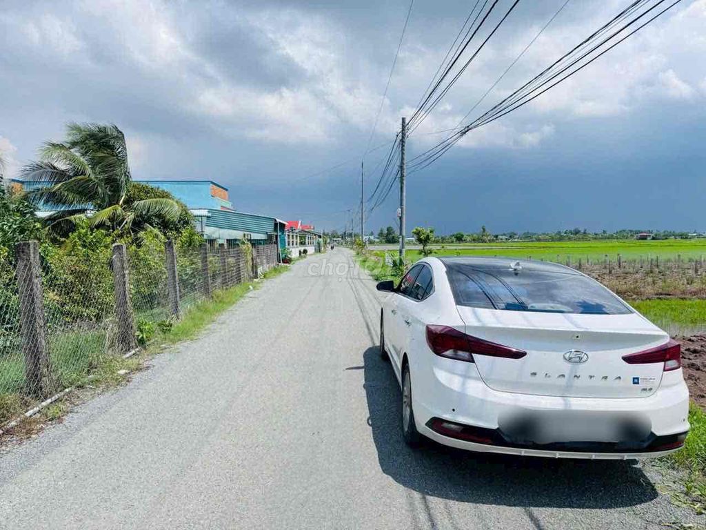 Đất thổ cư mặt tiền nhựa Nguyễn Thị Lầu, dân đông, đường thông. Mua bán đất tại Huyện Tân Trụ Long An được đăng bởi Tuyến Lê hình 1