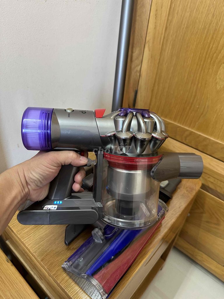 Máy hút bụi dyson V8. Mua bán Nội thất, đồ gia dụng khác tại Quận Tân Phú Tp Hồ Chí Minh được đăng bởi Hàng bãi Nhật giá gốc hình 1